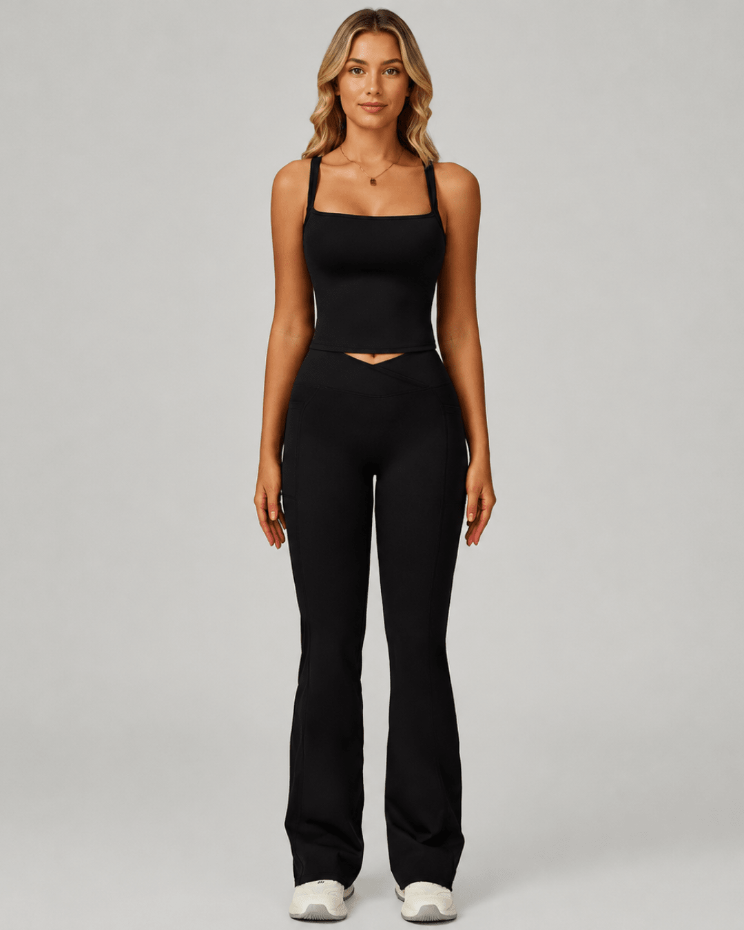 Sculpt Lift flare legging in Midnight, detailfoto van de zijzak