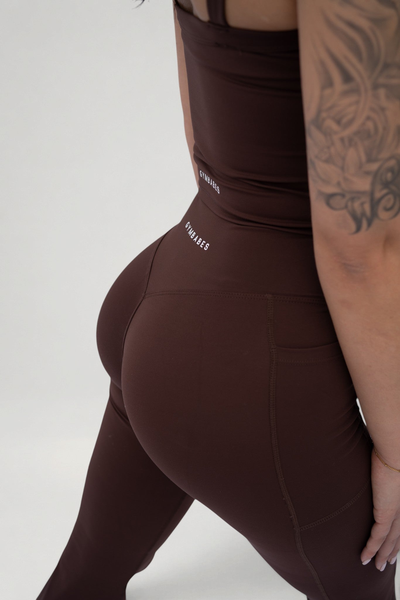 Sculpt Lift Mid V-Waist Flare Leggings in Mocha