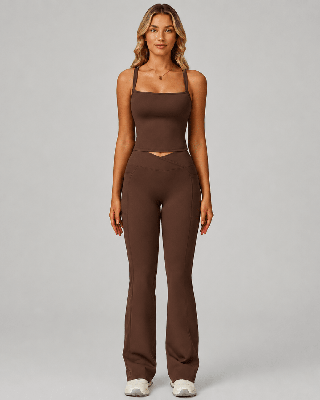 Sculpt Lift flare legging in Mocha, detailfoto van de zijzak